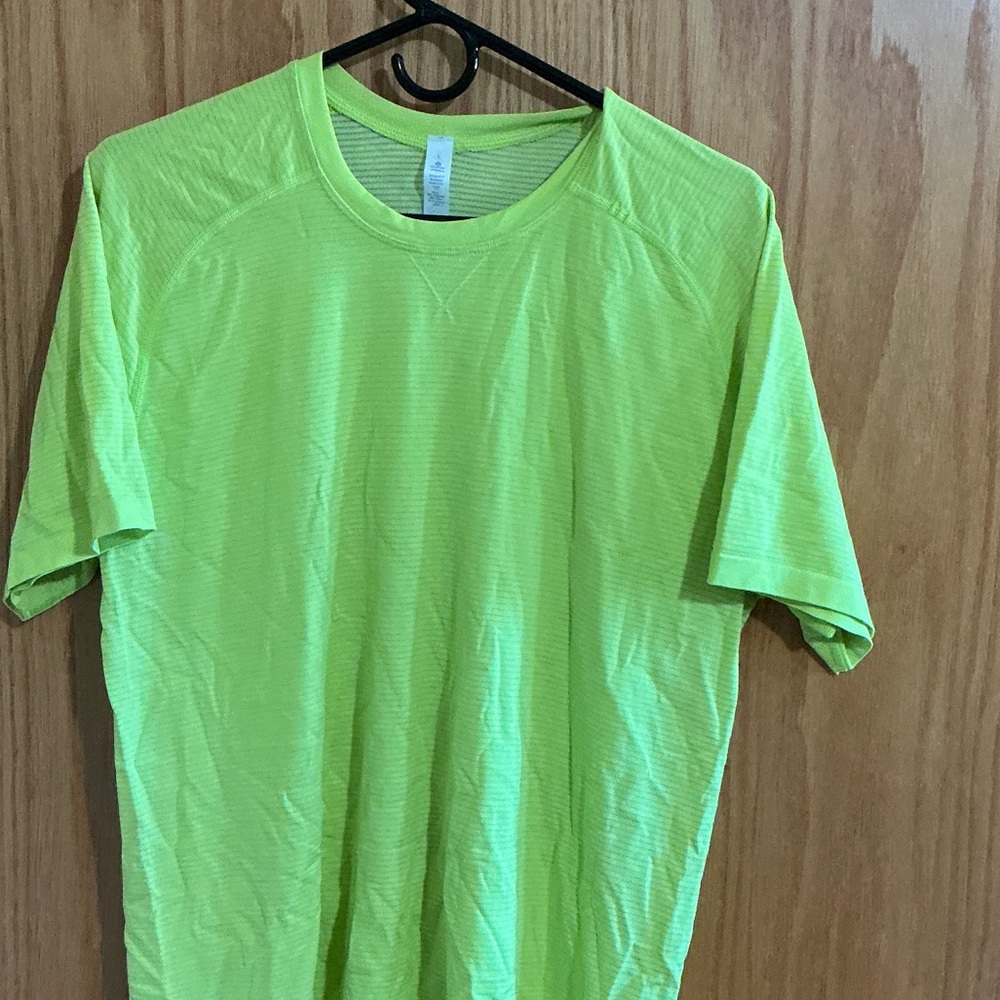 lululemon athletica Men's Neon Lime Short Sleeve Performance Tee